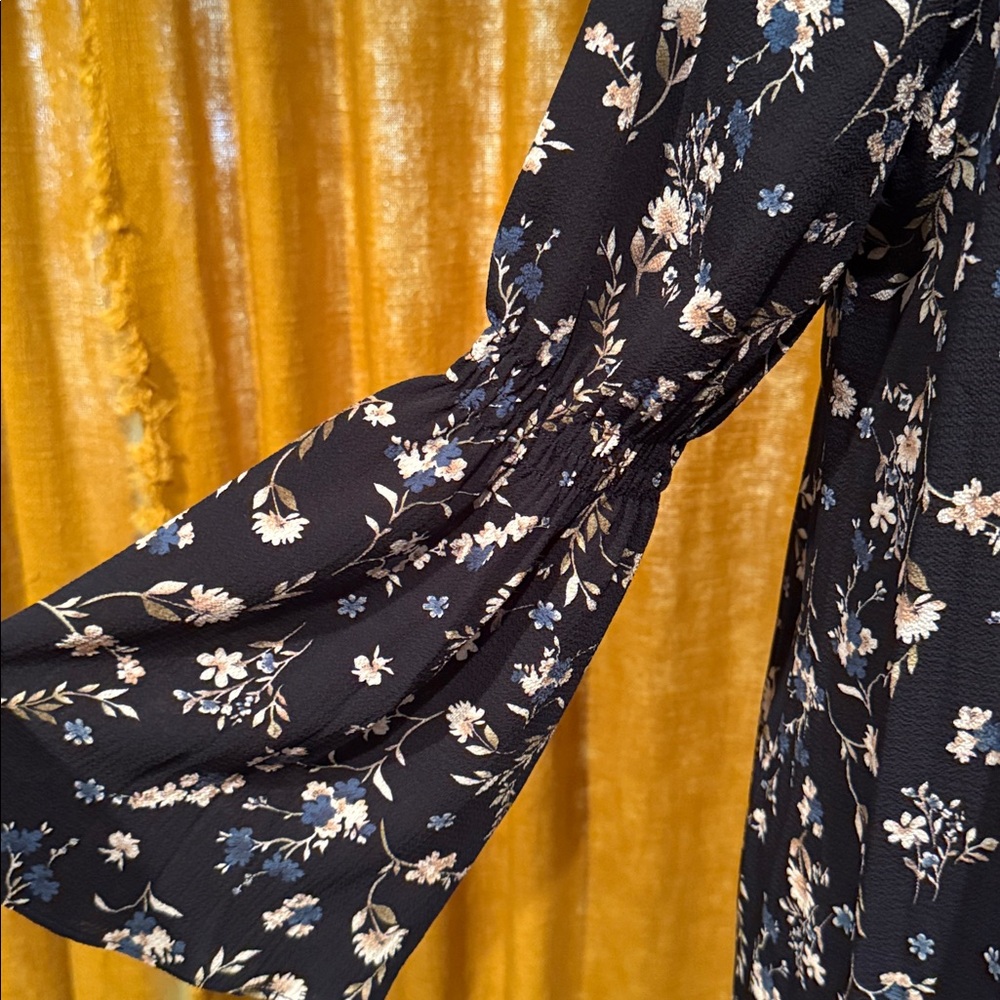 Prairie Inspired Floral Dress - Picture 3 of 6
